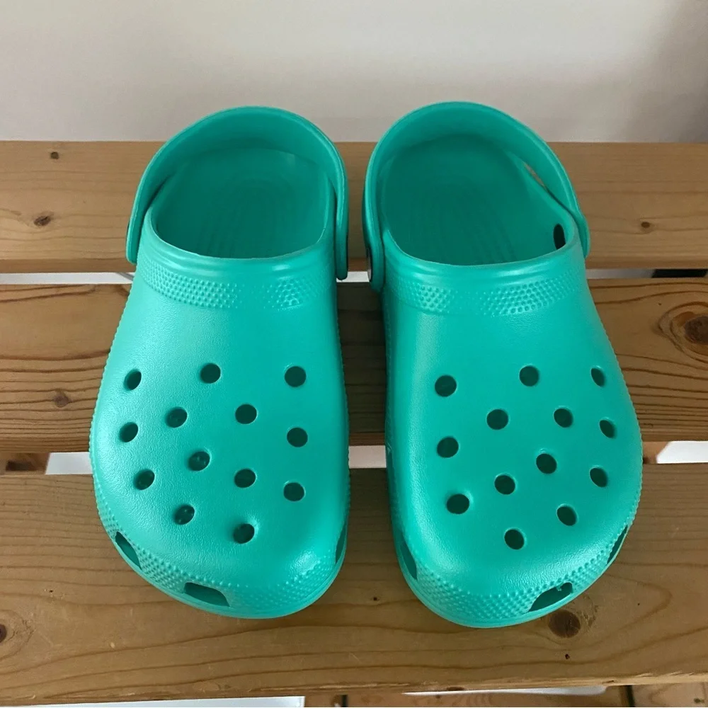 CROCS Kids' Classic Clog Sea Foam Green J3 - Picture 2 of 12